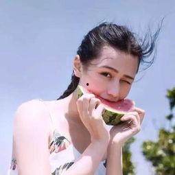 娱乐吃瓜头像图片女生,揭秘娱乐吃瓜头像中的魅力女生